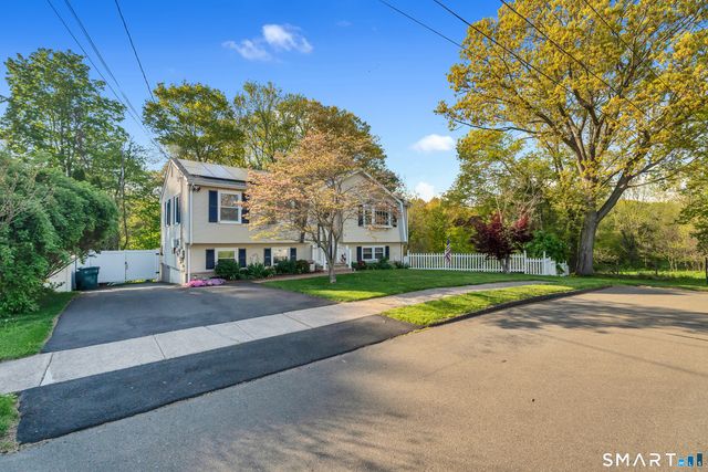 19 Robertson Drive, Hamden, CT 06518