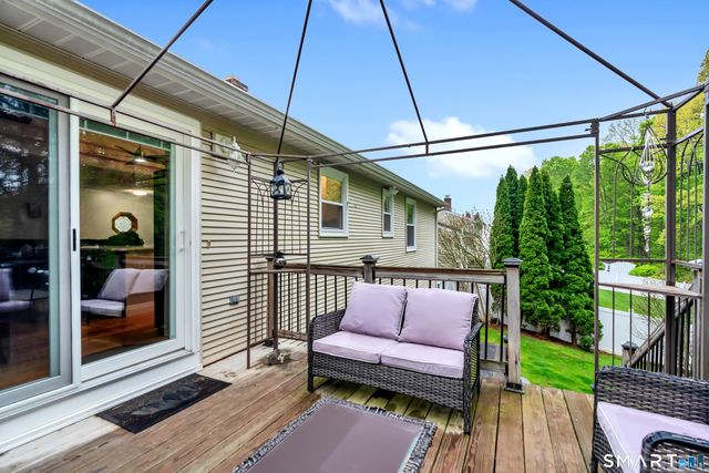 19 Robertson Drive, Hamden, CT 06518