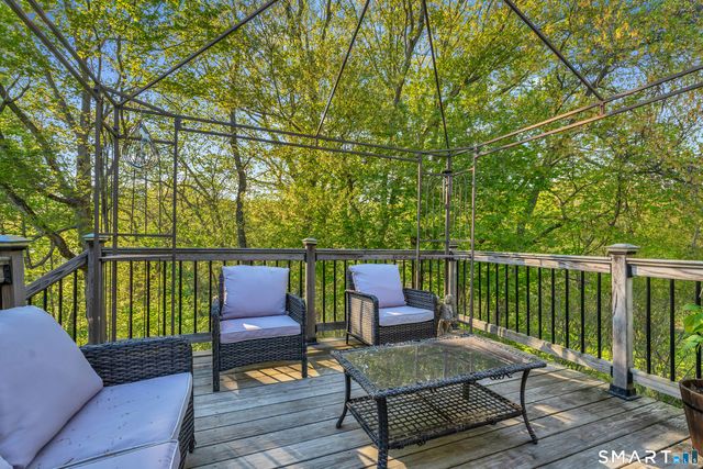 19 Robertson Drive, Hamden, CT 06518