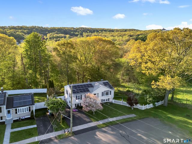 19 Robertson Drive, Hamden, CT 06518