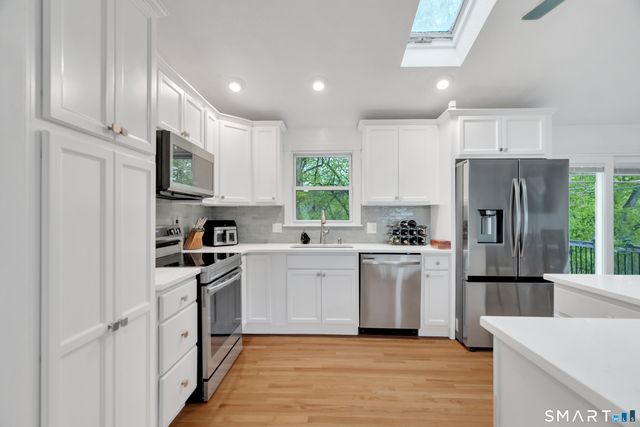 19 Robertson Drive, Hamden, CT 06518