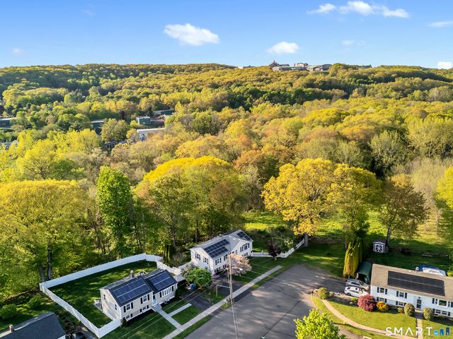 19 Robertson Drive, Hamden, CT 06518