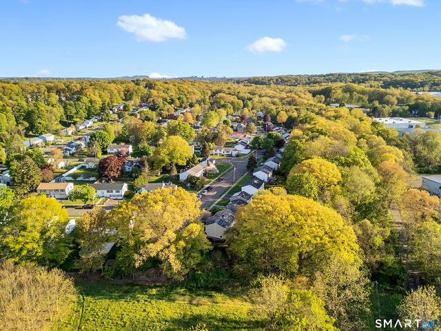 19 Robertson Drive, Hamden, CT 06518