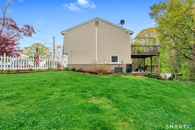 19 Robertson Drive, Hamden, CT 06518