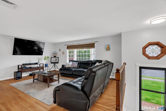 19 Robertson Drive, Hamden, CT 06518