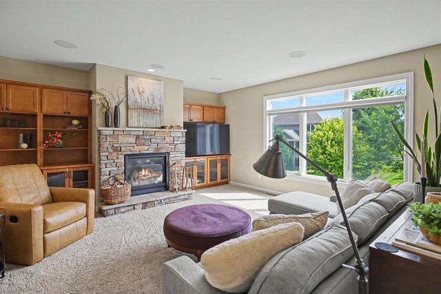 2022 Foggy Mountain Pass, Waunakee, WI 53597