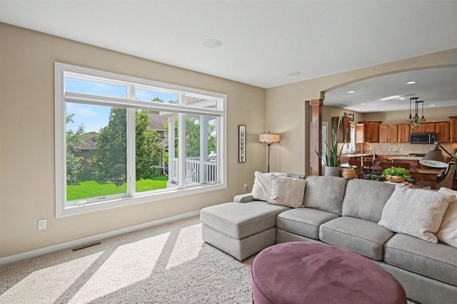 2022 Foggy Mountain Pass, Waunakee, WI 53597