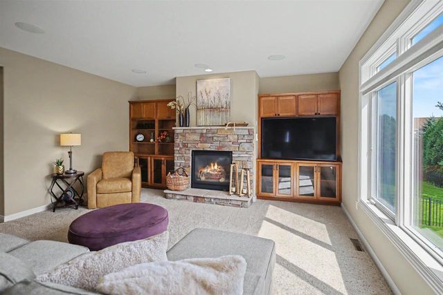 2022 Foggy Mountain Pass, Waunakee, WI 53597