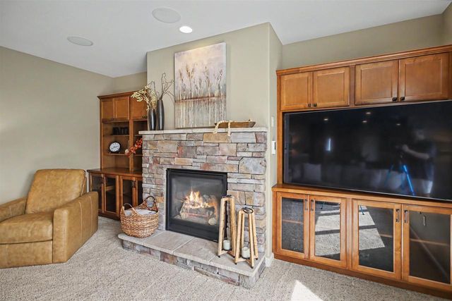 2022 Foggy Mountain Pass, Waunakee, WI 53597