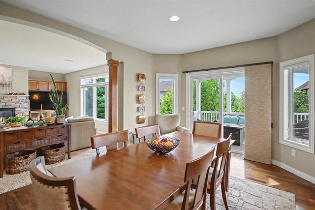 2022 Foggy Mountain Pass, Waunakee, WI 53597