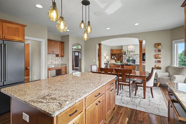 2022 Foggy Mountain Pass, Waunakee, WI 53597