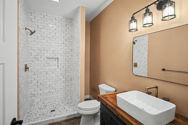 2022 Foggy Mountain Pass, Waunakee, WI 53597
