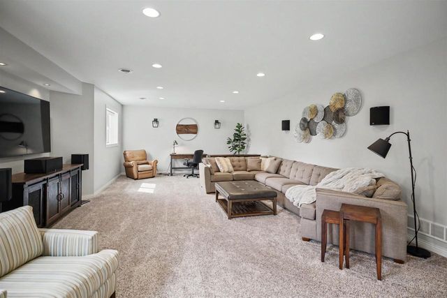 2022 Foggy Mountain Pass, Waunakee, WI 53597