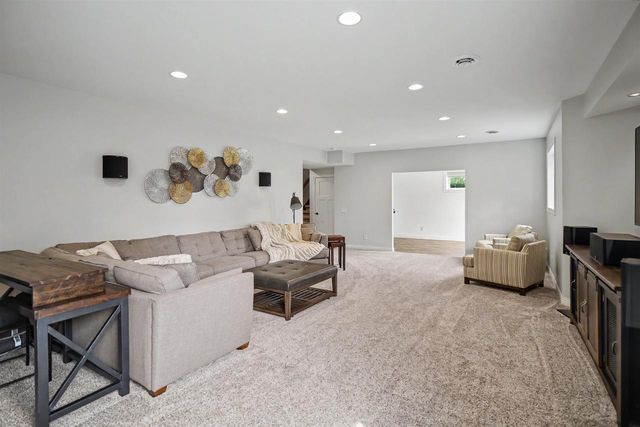 2022 Foggy Mountain Pass, Waunakee, WI 53597