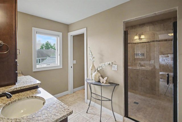 2022 Foggy Mountain Pass, Waunakee, WI 53597
