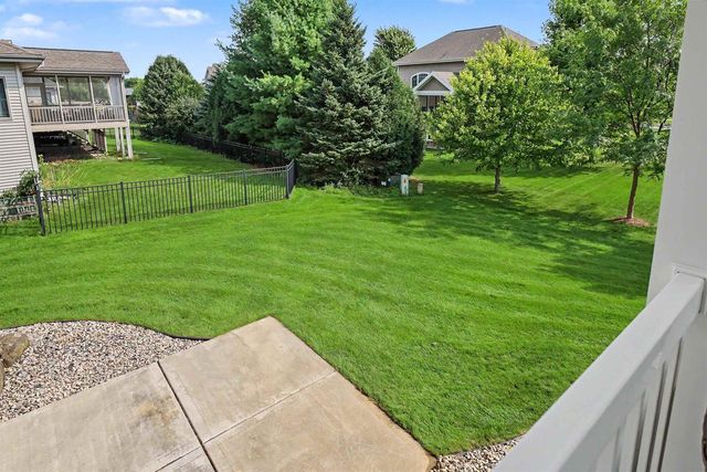 2022 Foggy Mountain Pass, Waunakee, WI 53597