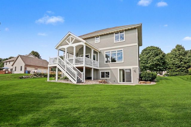 2022 Foggy Mountain Pass, Waunakee, WI 53597
