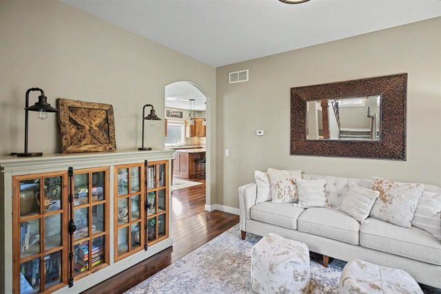 2022 Foggy Mountain Pass, Waunakee, WI 53597