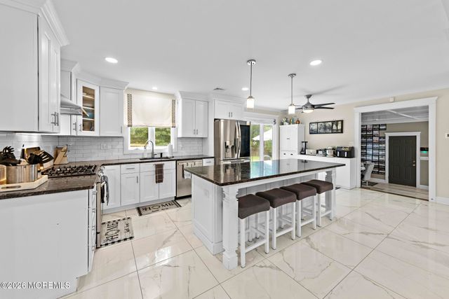 289 Cranberry Road, Farmingdale, NJ 07727