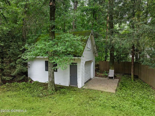 289 Cranberry Road, Farmingdale, NJ 07727