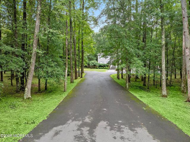 289 Cranberry Road, Farmingdale, NJ 07727
