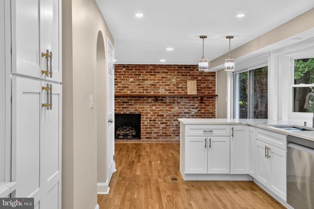 9768 WHETSTONE DR, Montgomery Village, MD 20886