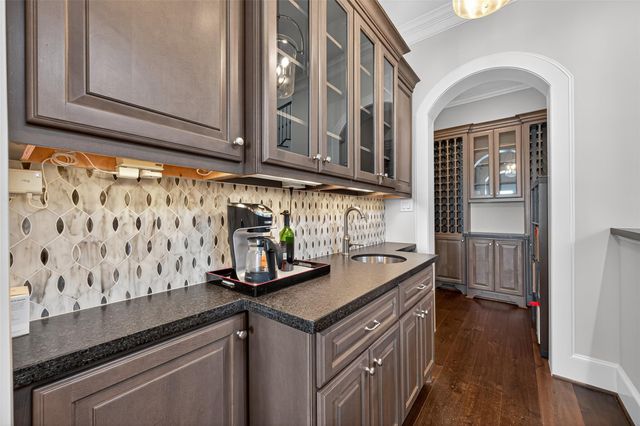 6806 E Warwick Lake Lane, Spring, TX 77389