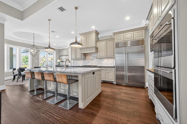 6806 E Warwick Lake Lane, Spring, TX 77389