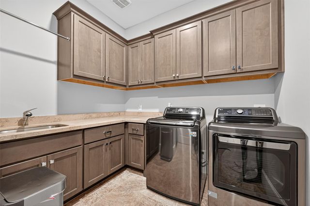 6806 E Warwick Lake Lane, Spring, TX 77389