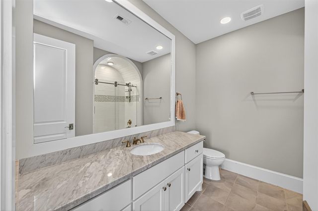 6806 E Warwick Lake Lane, Spring, TX 77389