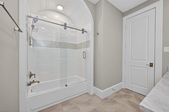 6806 E Warwick Lake Lane, Spring, TX 77389