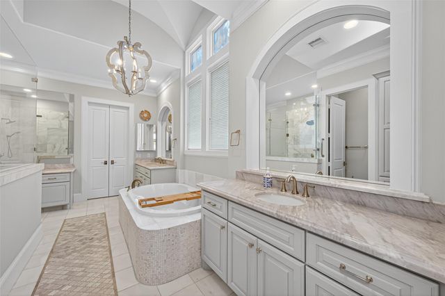 6806 E Warwick Lake Lane, Spring, TX 77389