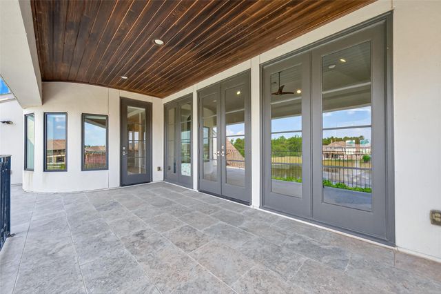 6806 E Warwick Lake Lane, Spring, TX 77389