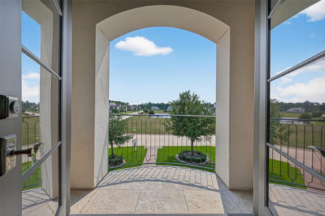 6806 E Warwick Lake Lane, Spring, TX 77389