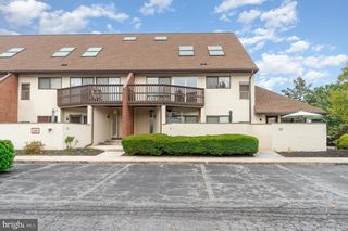 680 GENEVA DR #7, Mechanicsburg, PA 17055