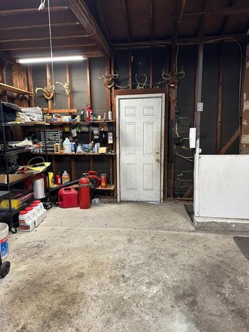 38 Maria Court, Holbrook, NY 11741