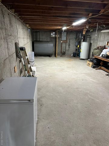 38 Maria Court, Holbrook, NY 11741