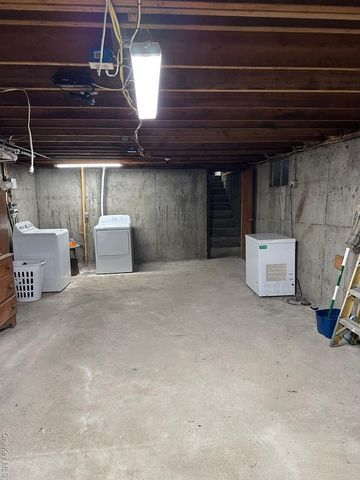 38 Maria Court, Holbrook, NY 11741