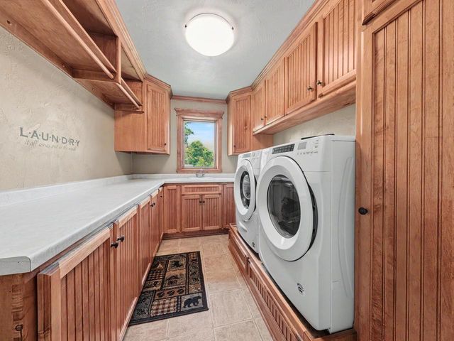 N6435 Fairy Springs ROAD, Hilbert, WI 54129