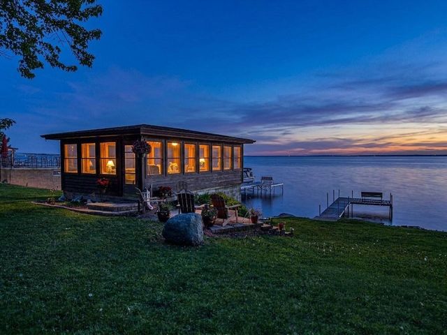 N6435 Fairy Springs ROAD, Hilbert, WI 54129