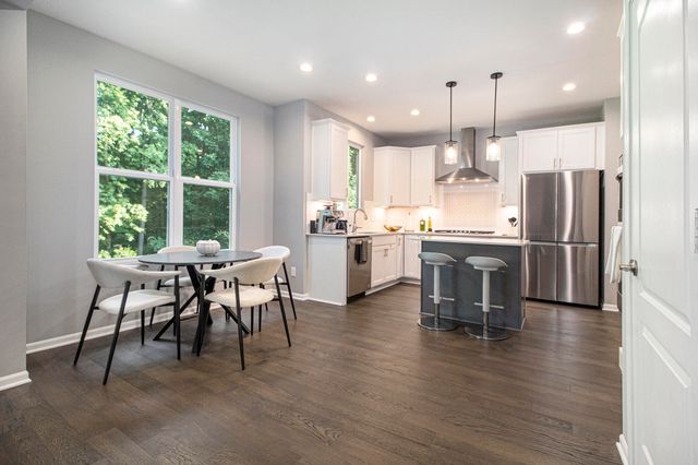 2865 Dillon Drive, Ann Arbor, MI 48105