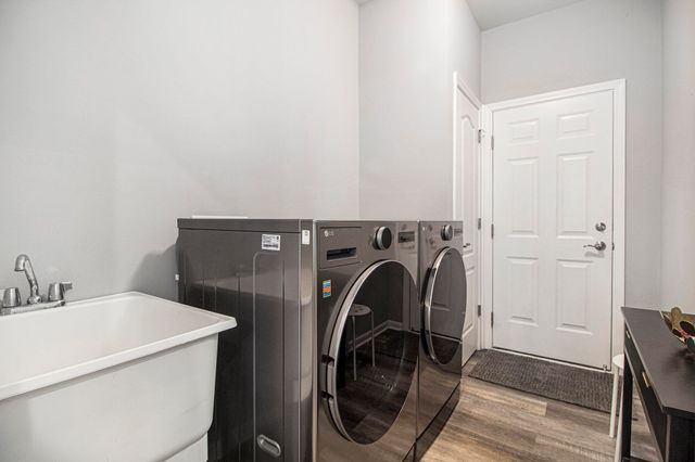 2865 Dillon Drive, Ann Arbor, MI 48105