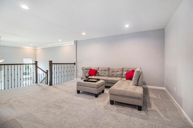 2865 Dillon Drive, Ann Arbor, MI 48105