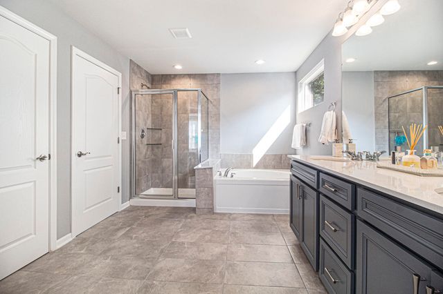 2865 Dillon Drive, Ann Arbor, MI 48105