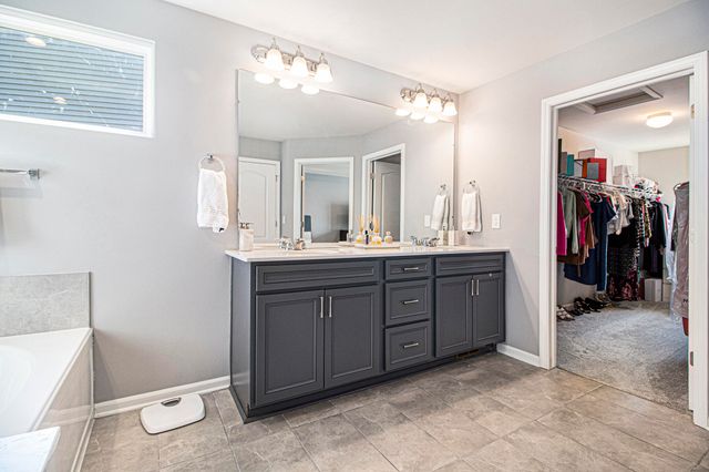 2865 Dillon Drive, Ann Arbor, MI 48105