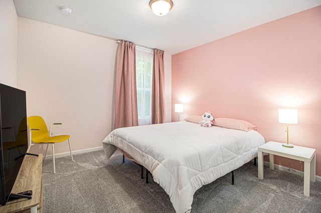 2865 Dillon Drive, Ann Arbor, MI 48105