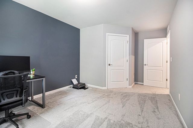 2865 Dillon Drive, Ann Arbor, MI 48105