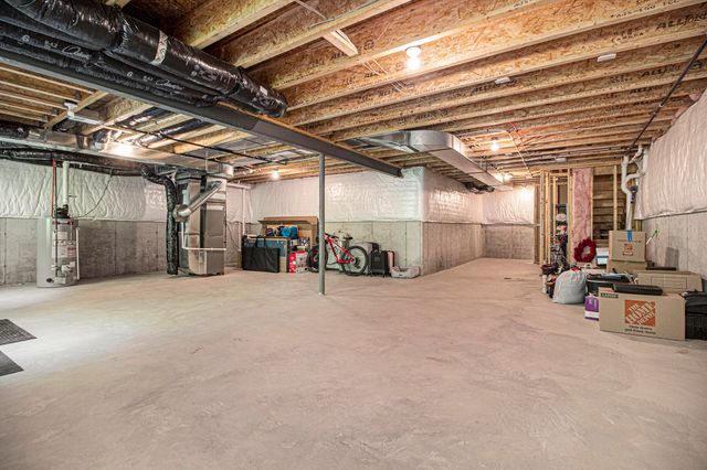 2865 Dillon Drive, Ann Arbor, MI 48105