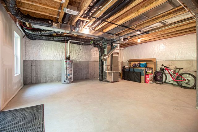 2865 Dillon Drive, Ann Arbor, MI 48105