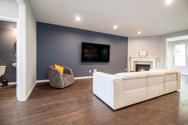 2865 Dillon Drive, Ann Arbor, MI 48105